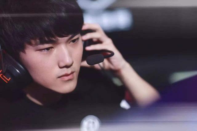 LPL转会资讯：冠军教练正式加盟，TES剑指S11