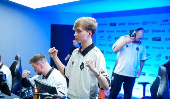 Kid ：这游戏没有永远的天才 原地踏步的人永远赢不了在往前进的人