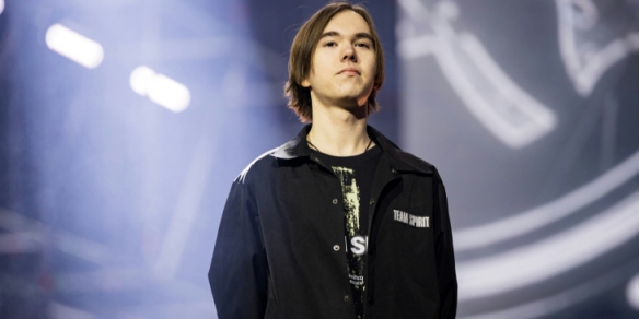 Hope ：对面的运营比我们厉害太多，我们这点要加强