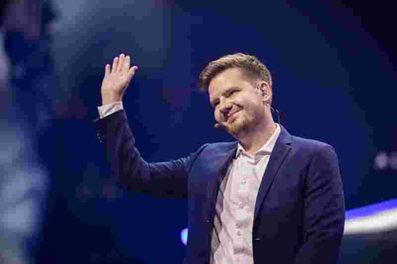 国外网友为WBG的赛程安排鸣不平：LNG休息了2个星期来研究WBG